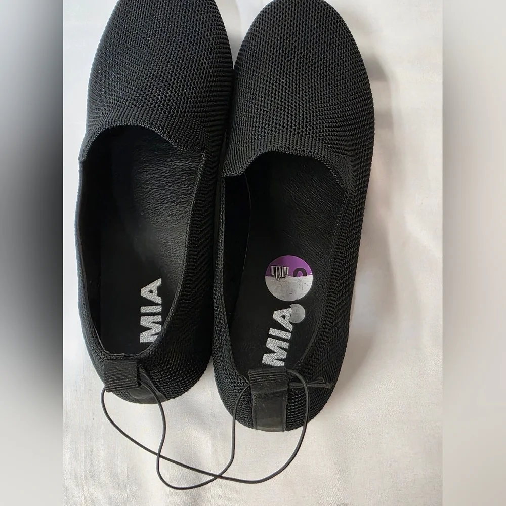 MIA Rosali Black Knit Slip-on Loafer Womens Size 6.5 New